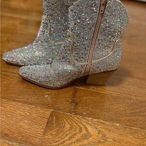 Sparkling Silver Western Boots